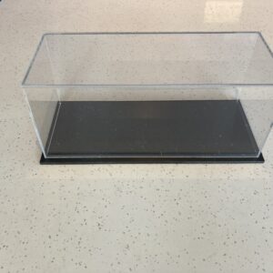 SMALL DISPLAY CASE O PLAIN BASE